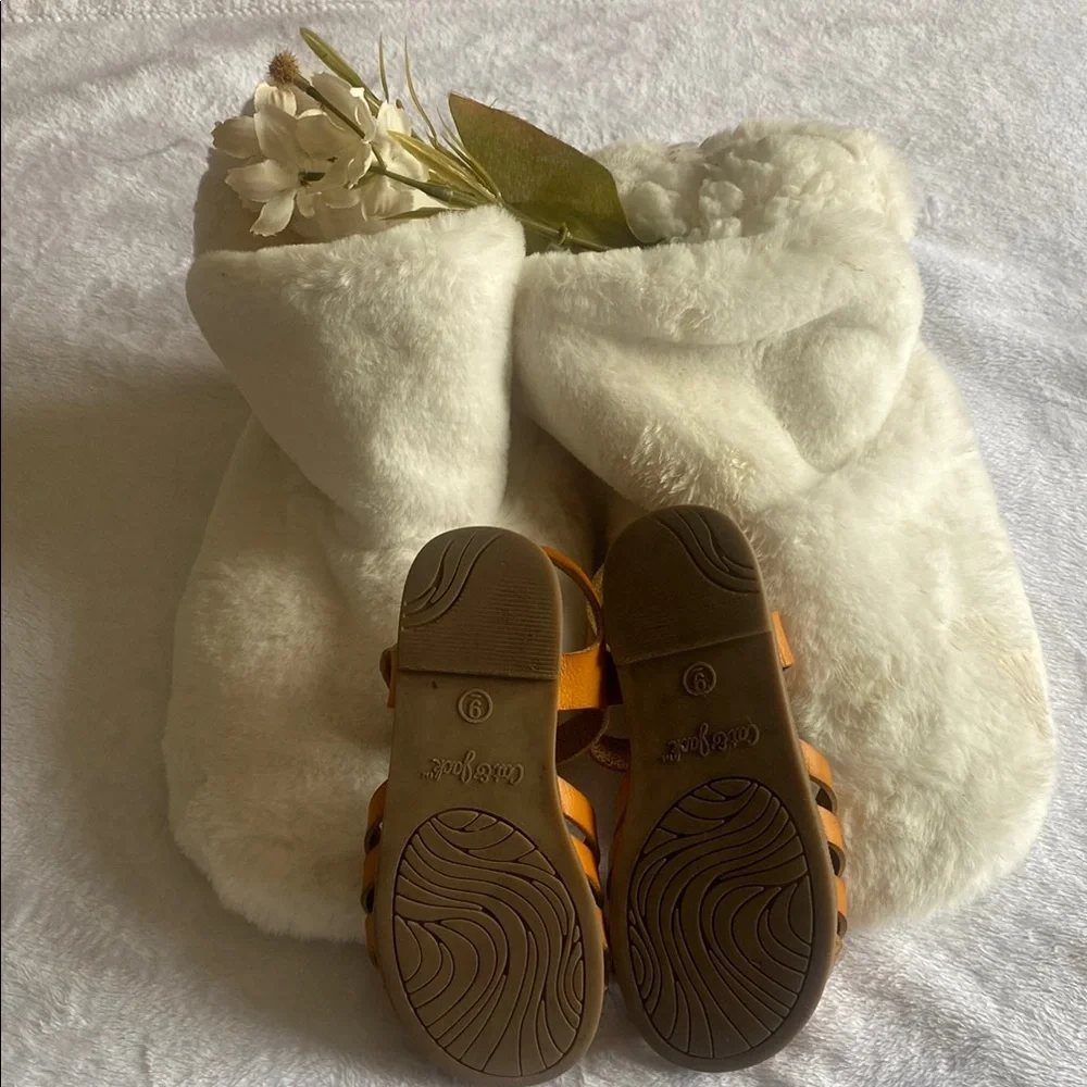 Cat & Jack Kids Tan Sandals